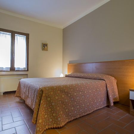 Hotel Antico Casale Le Fossate Giove Exterior foto